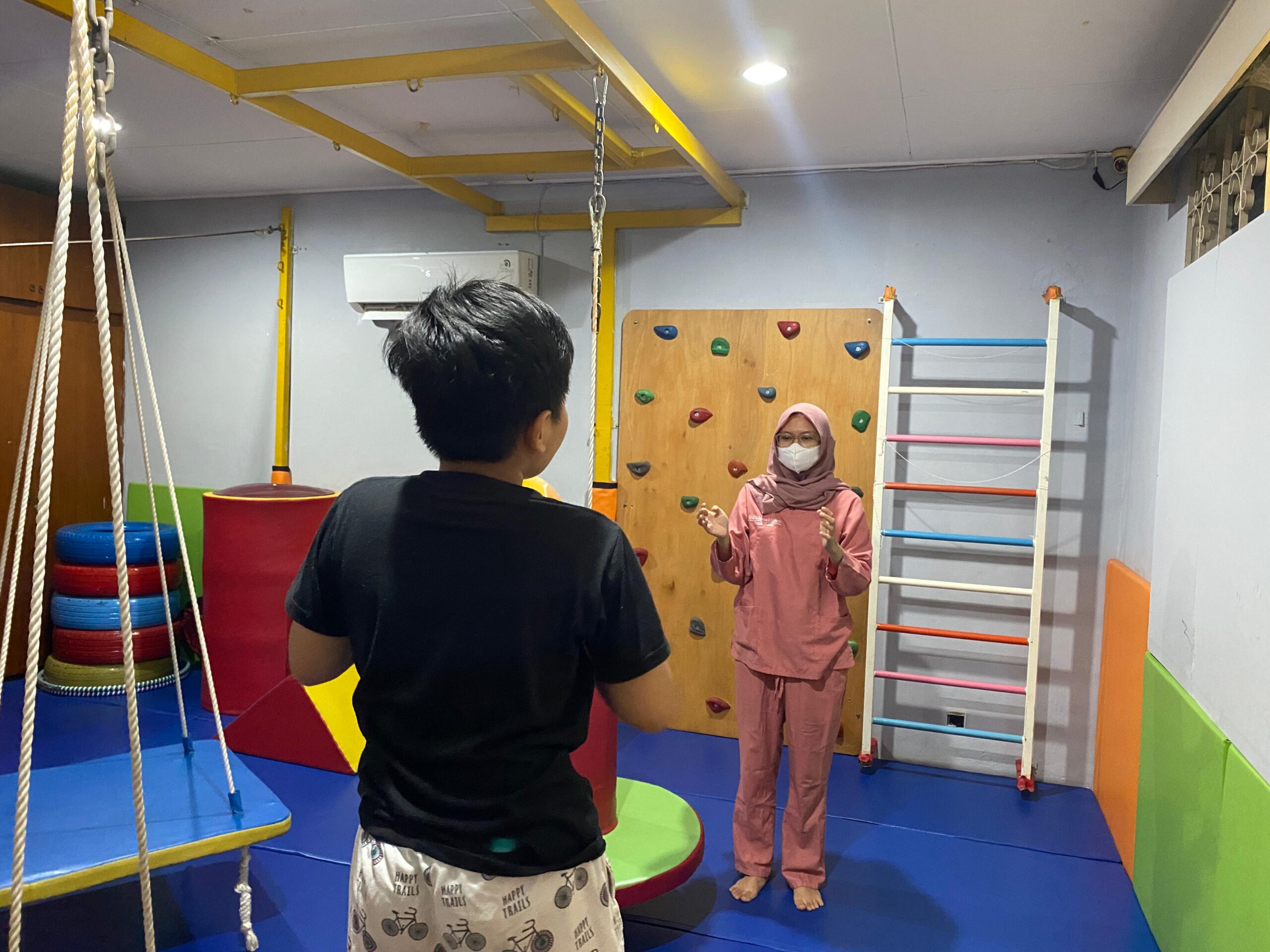 layanan sensory integration therapy