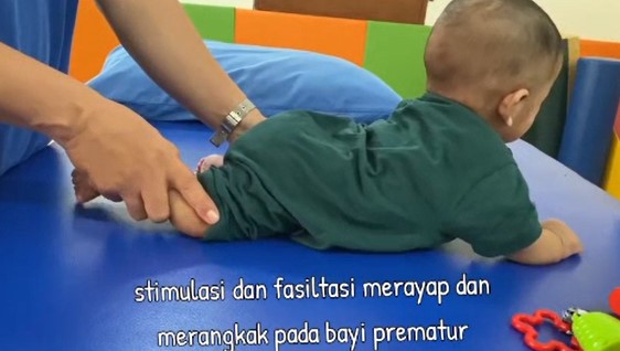 Stimulasi dan Fasilitasi merayap dan merangkak pada bayi prematur