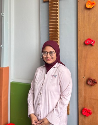 Nensie Yulyani, SST.Ft